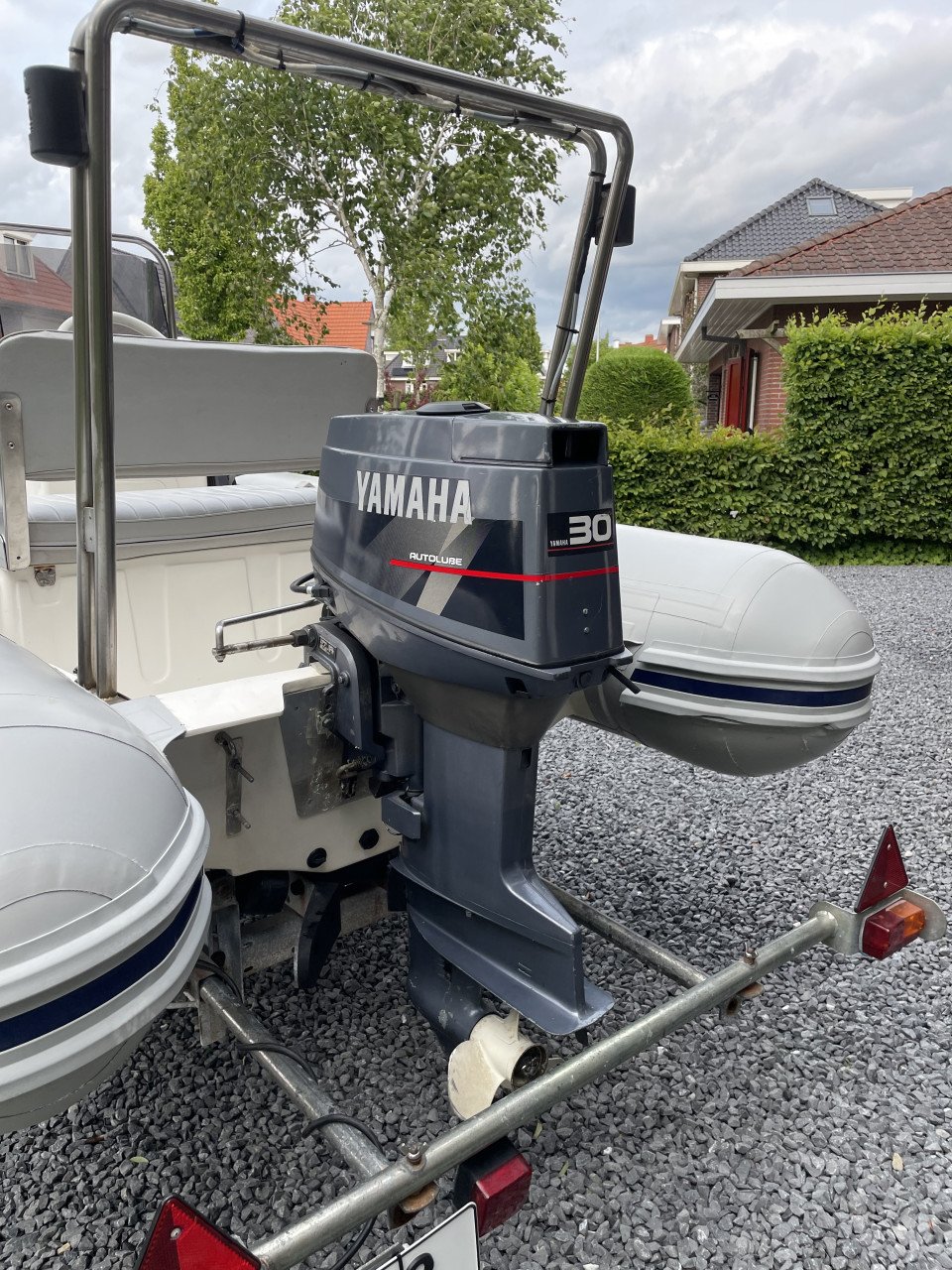 AB 390VS met Yamaha 30PK