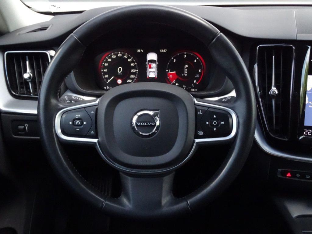 Volvo XC60 2.0 d4 momentum pro adap. led | apple carplay/android auto!