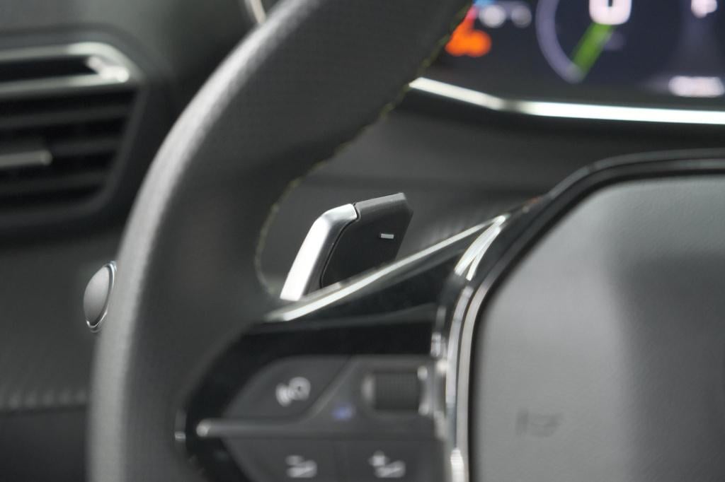 Peugeot 2008 puretech 130 eat8 gt | camera | apple carplay | parkeersensore