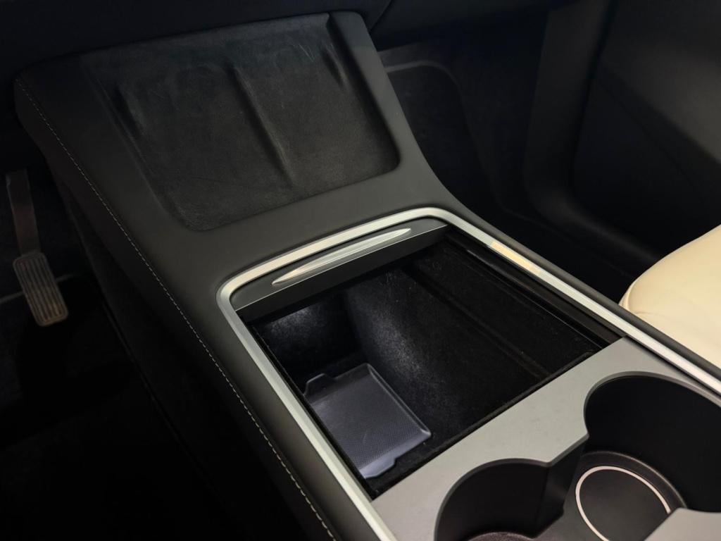 Tesla Model Y long range awd 75 kwh