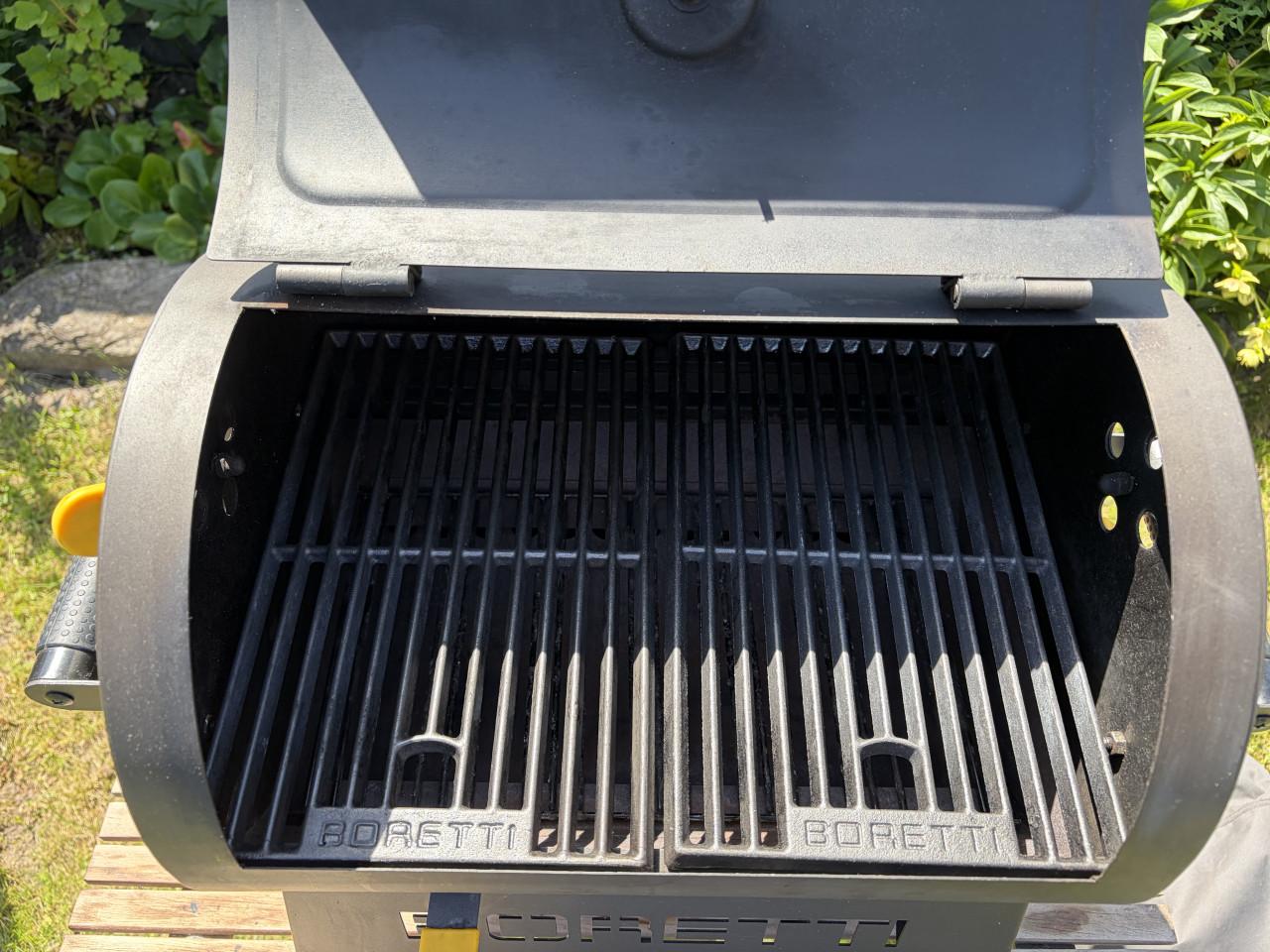 Boretti terzo tafelbarbeque met hoes