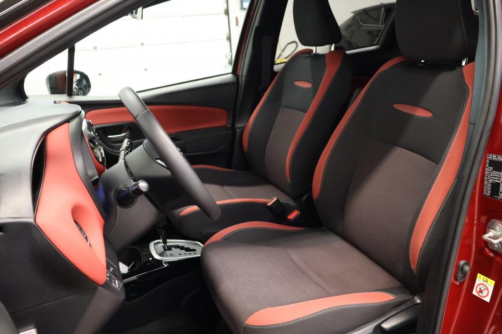 Toyota Yaris 1.5 hyb. bi-tone