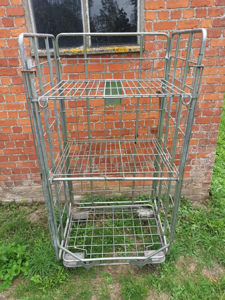 3 hek - rolcontainer rek met plateau's