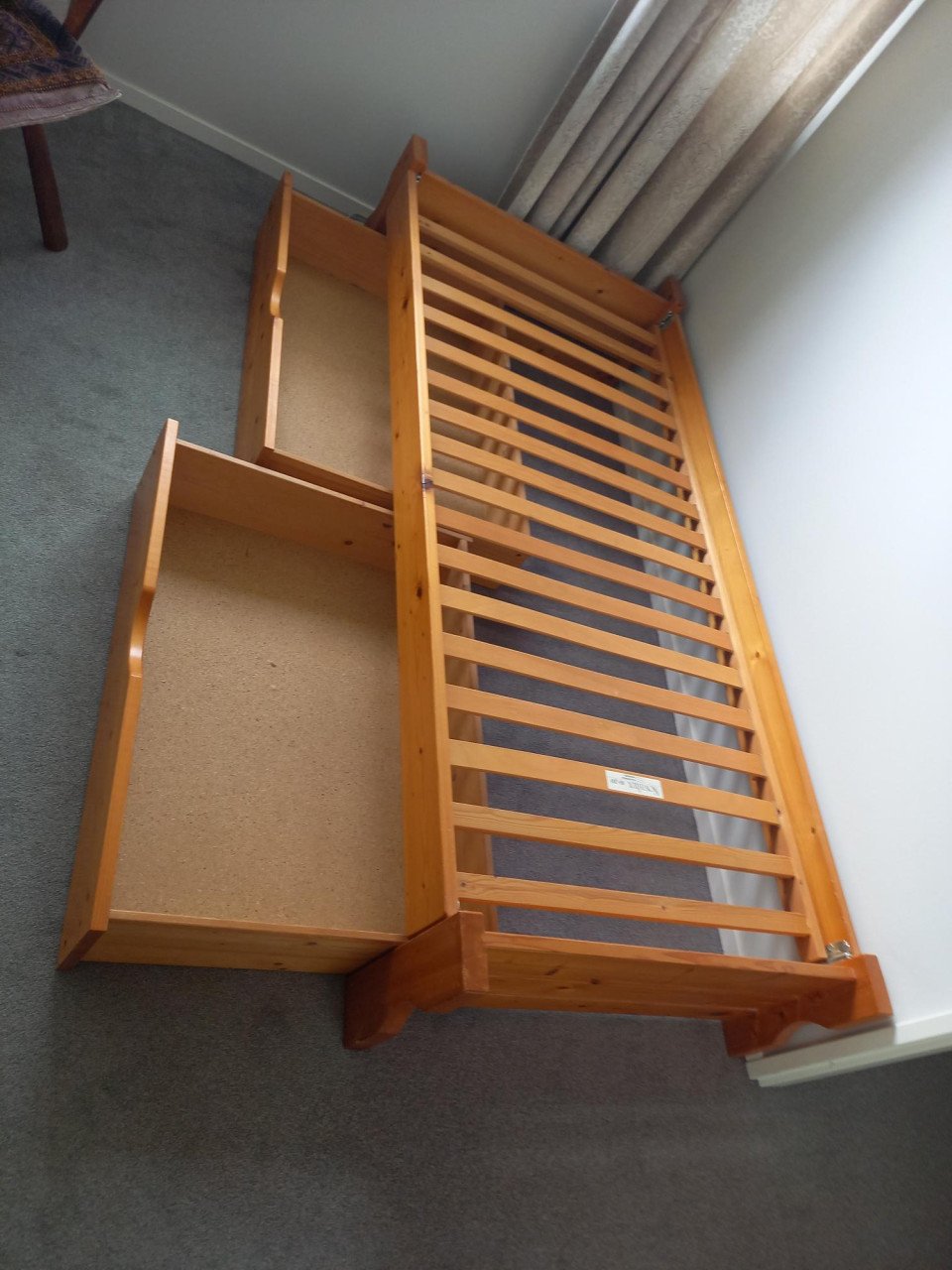 Degelijk bed met lades en Anti-allergie matras