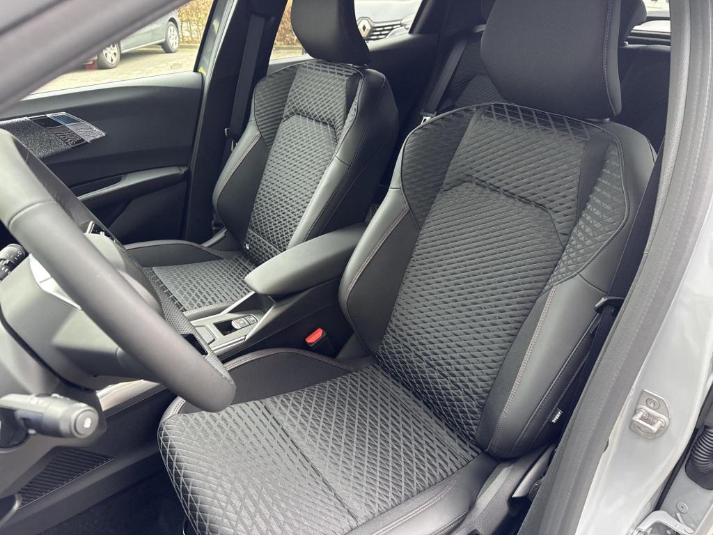 Renault Clio new 1.8 hybrid 160 techno pack première, direct leverbaar!!