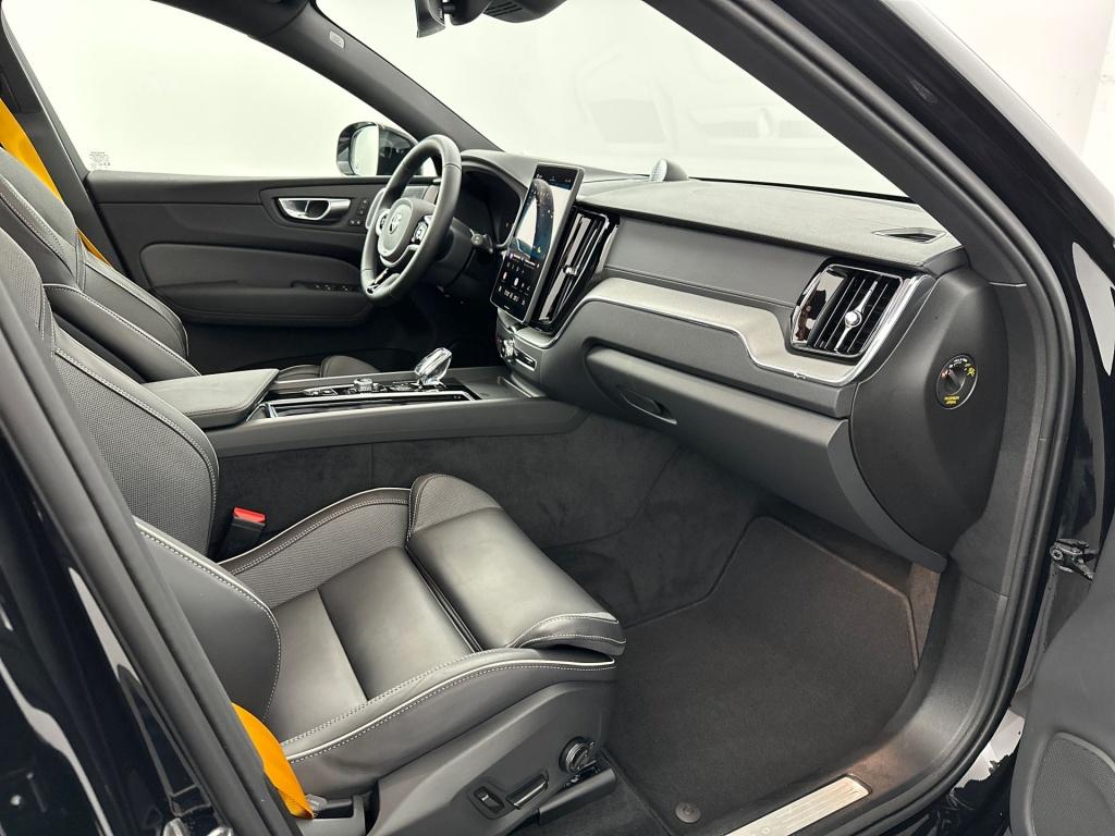 Volvo XC60 polestar engineered recharge plug-in hybrid awd