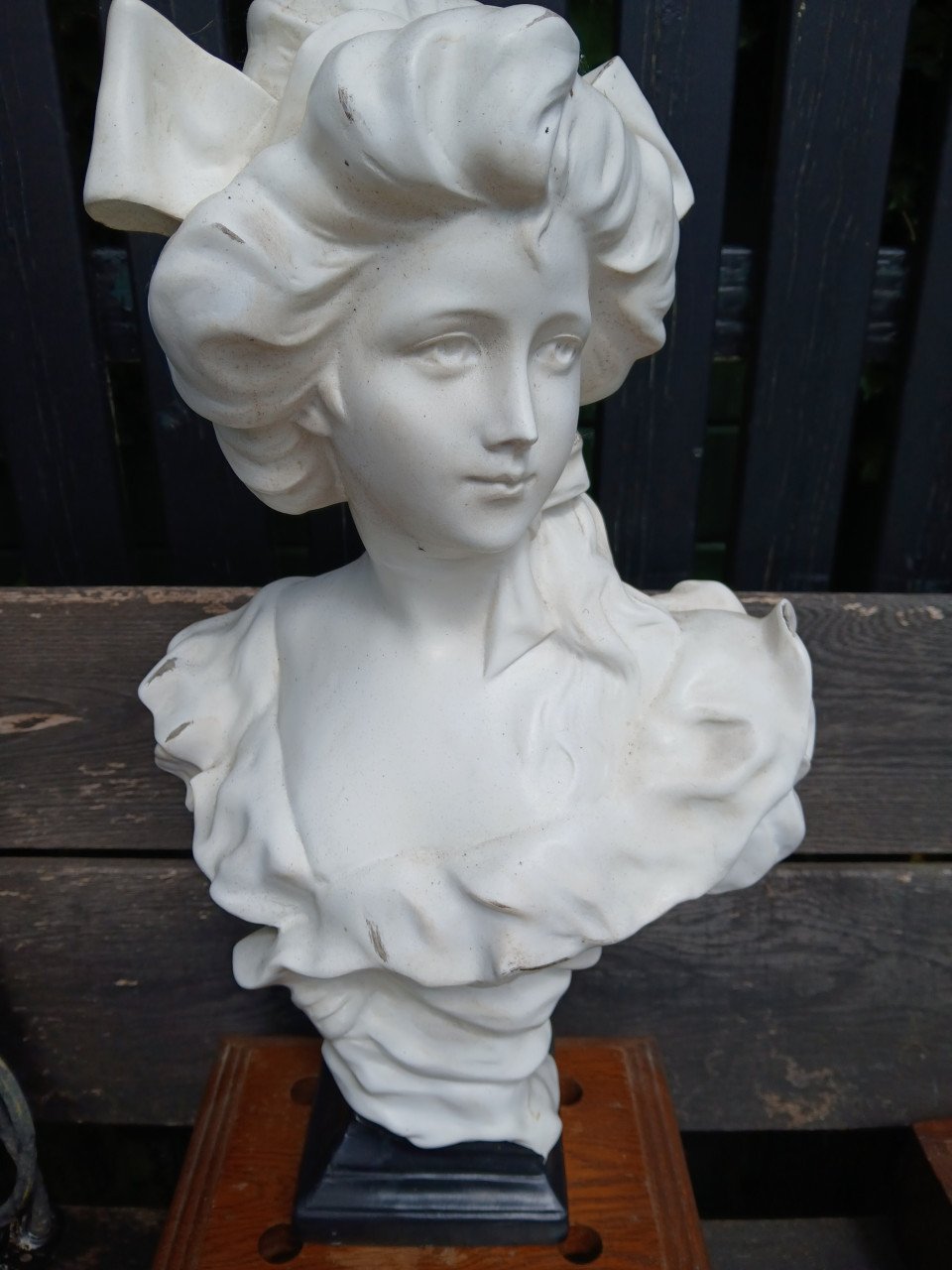 Brocante buste