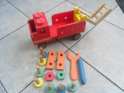 LADDERWAGEN VAN HOUT MET GEREEDSCHAP