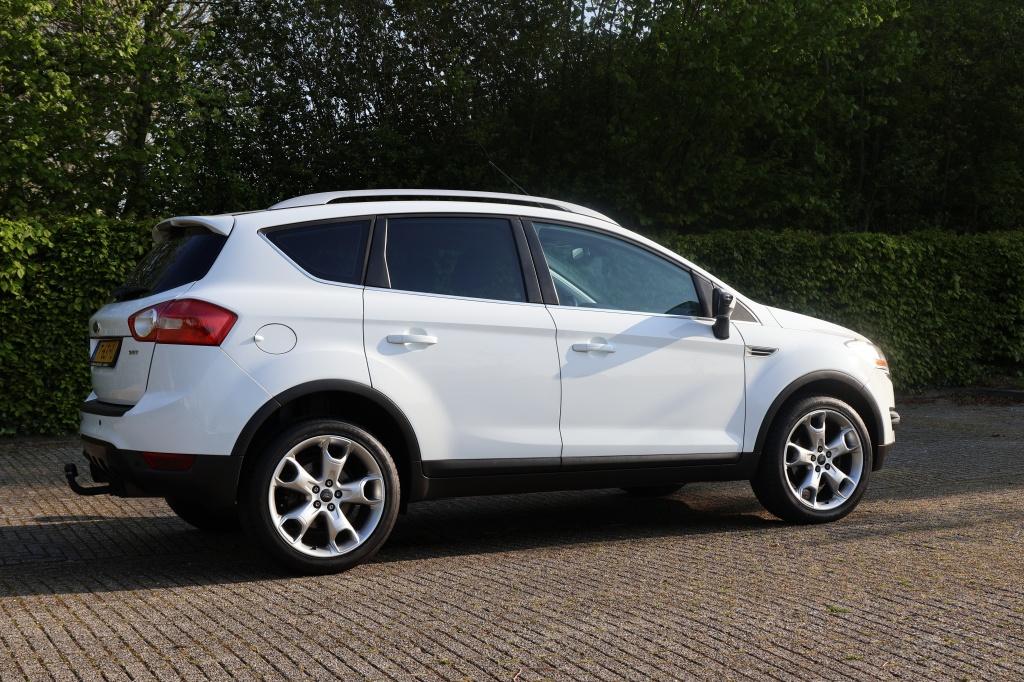Ford Kuga 2.5 20v titanium|trekhaak|12 maanden bovag garantie|volledig rij