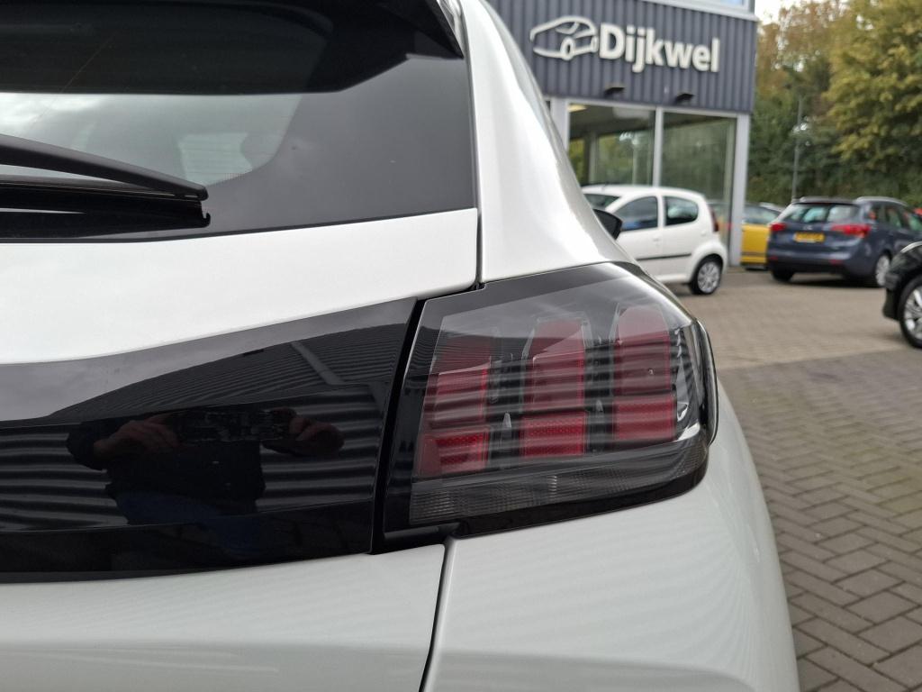 Peugeot 208 1.2 active pack navi/airco/lmv
