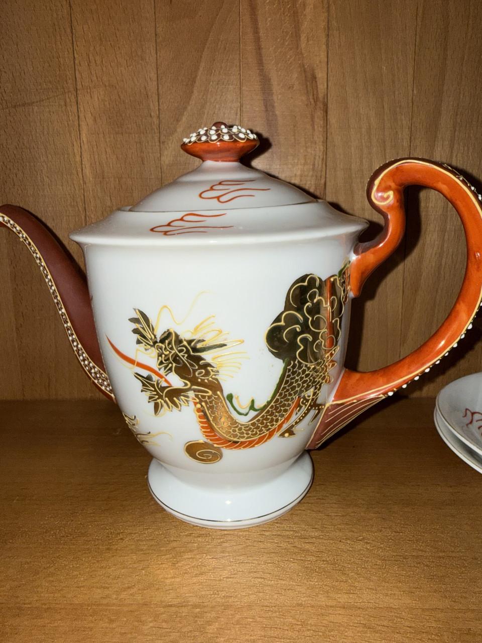 Vintage Japans Dragonware Moriage theeservies