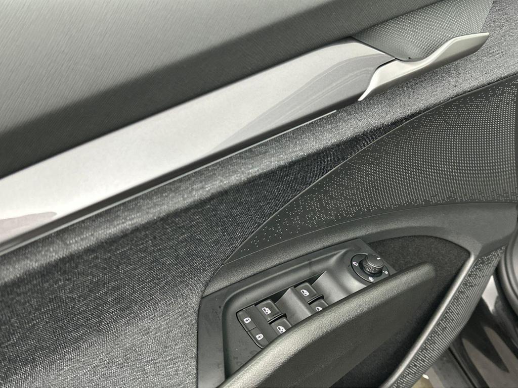 Skoda Elroq business edition tour elektromotor 150 kw / 204 pk