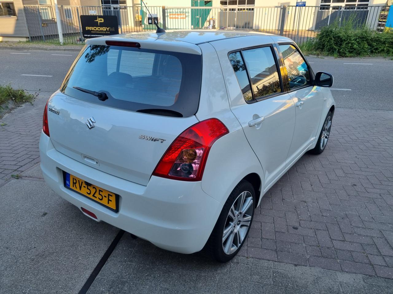 Suzuki Swift 1.3 Base | Keyless Go | Luxe uitvoering!