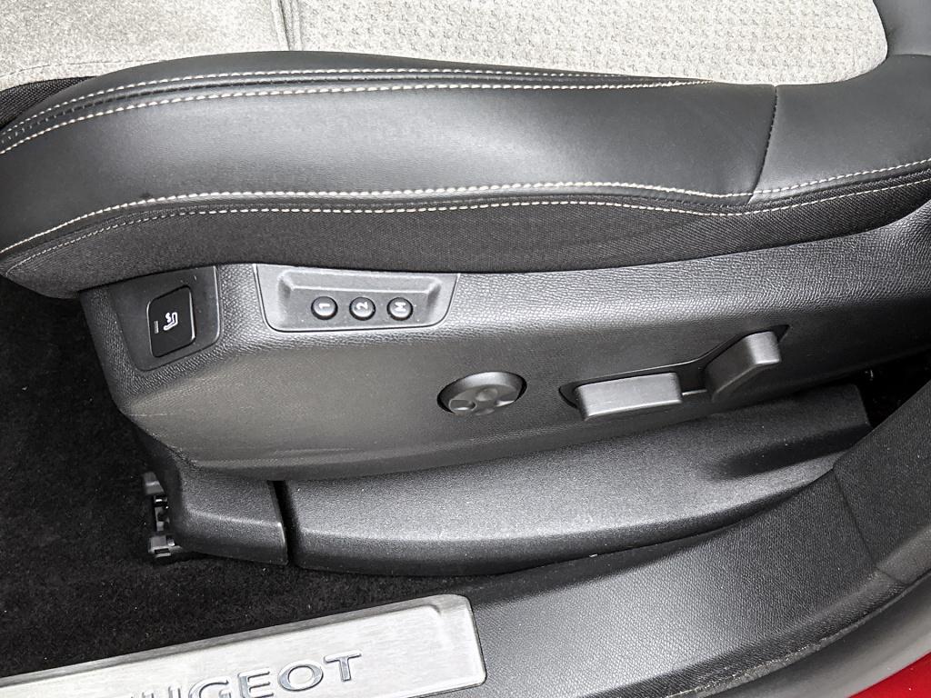 Peugeot 3008 hybrid4 300pk automaat première pack avantage | panoramadak | 