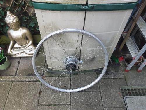 28 inch nexus achterwiel, 8 speed,rollerbrake rem