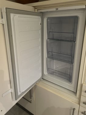 Beko KS166022 vriezer tafelmodel z.g.a.n.