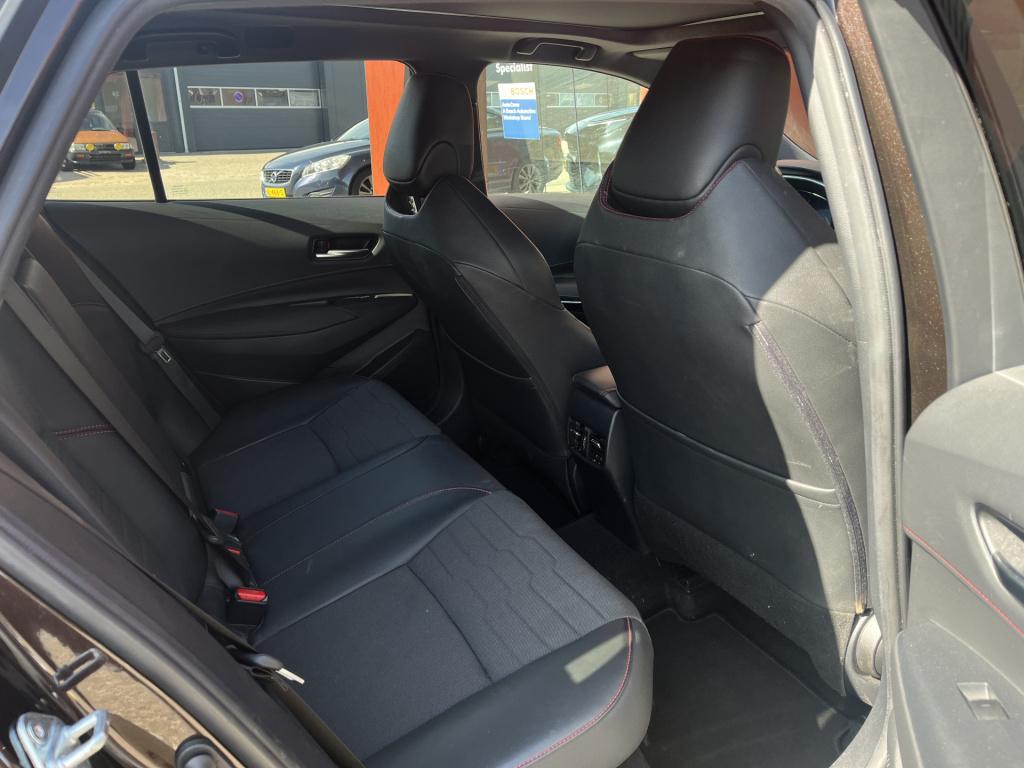 Toyota Corolla Touring Sports 2.0 hybrid executive | trekhaak | pano | nav!