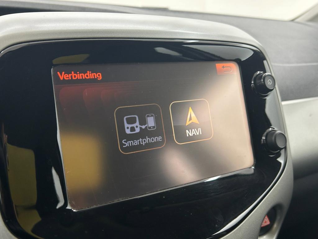 Toyota Aygo occasion 1.0 vvt-i x-play | wit | tweedehands toyota aygo | air