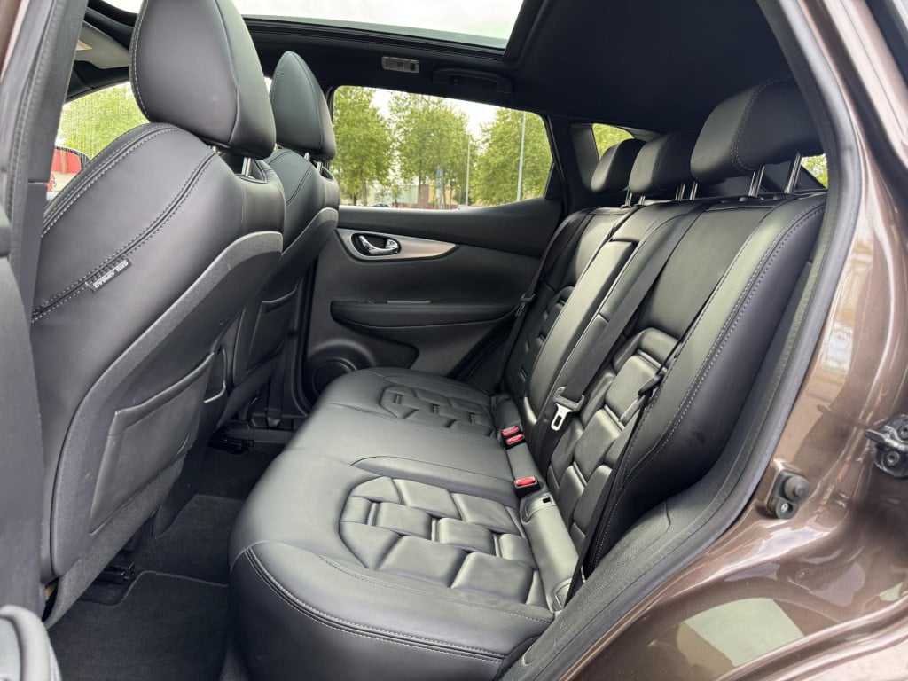 Nissan Qashqai 1.2 tekna + automaat, trekhaak + meest luxe uitvoering!