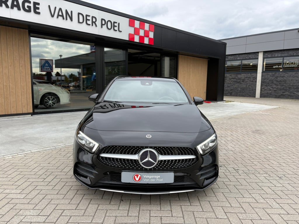 Mercedes-Benz A-Klasse 200 business solution amg