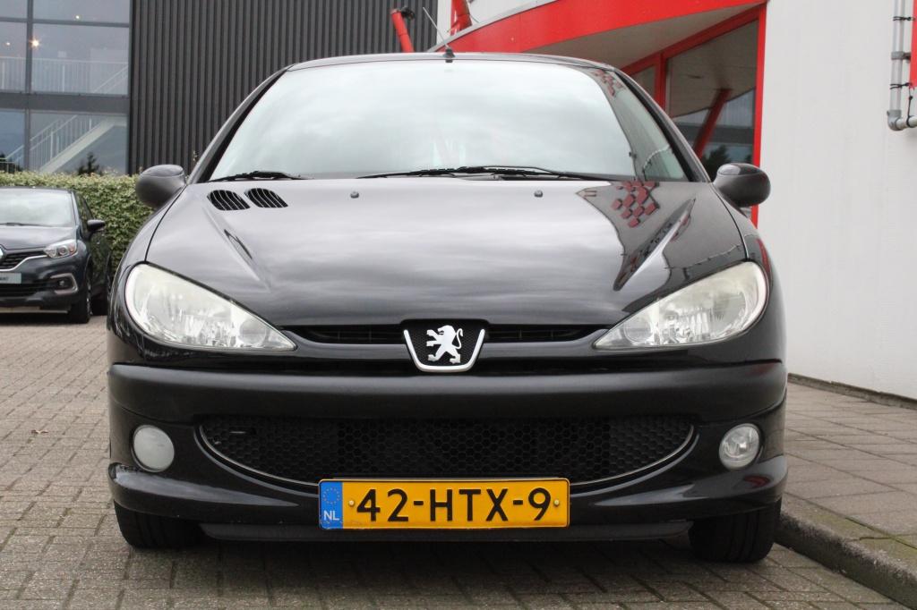 Peugeot 206 inclusief nieuwe apk, lees tek 1.4 génération