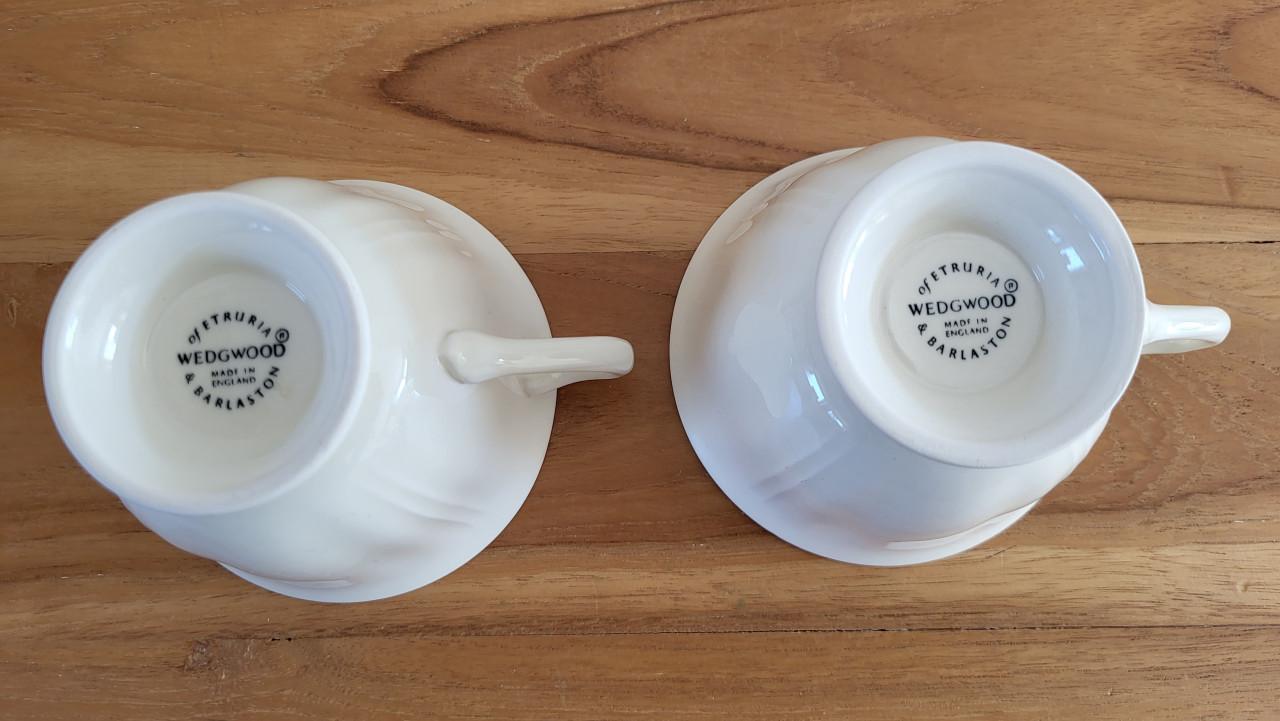 Set van 2 Wedgwood Queens Shape kop en schotels