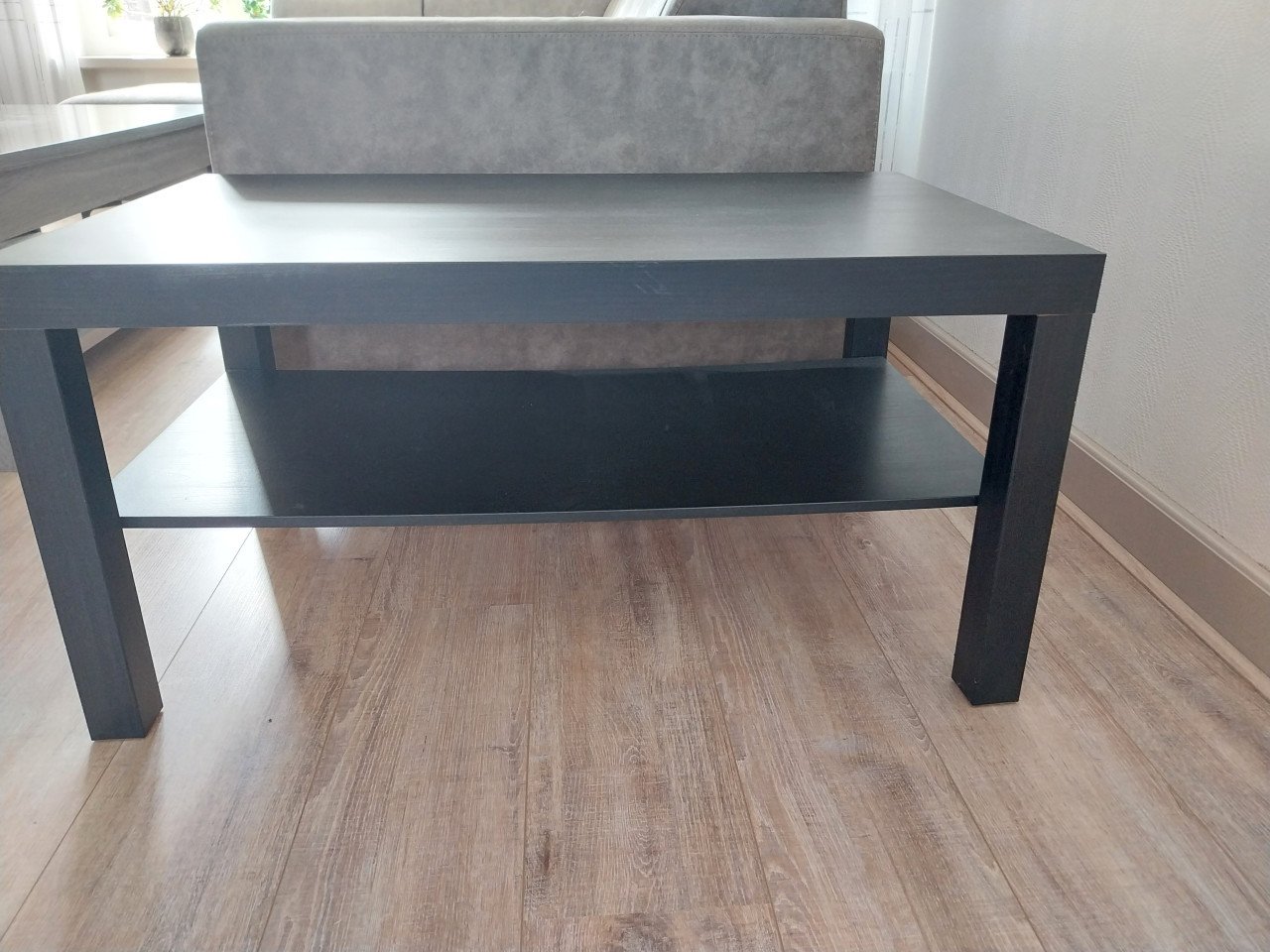 Kleine salontafel of bijzettafel zwart