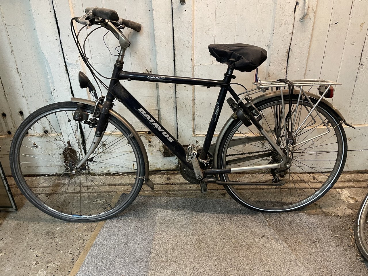 2 damesfietsen en 1 herenfiets