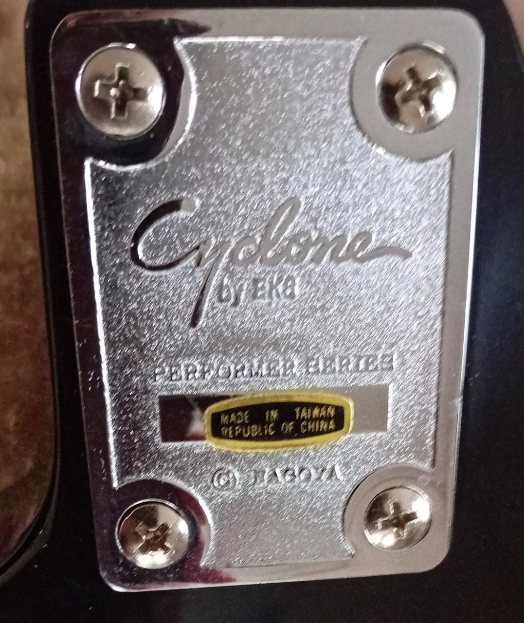 Cyclone Eks electrische gitaar. Gorilla GG-20 versterker