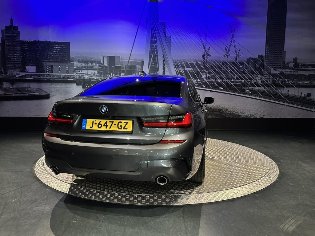 BMW 3-serie 320i high executive *facelift*memory*hud*camera*keyless