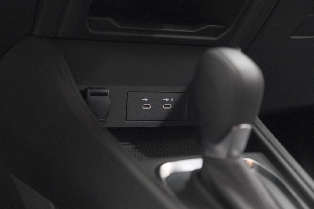 Renault Captur mild hybrid 160 edc techno | camera | navigatie | apple carp