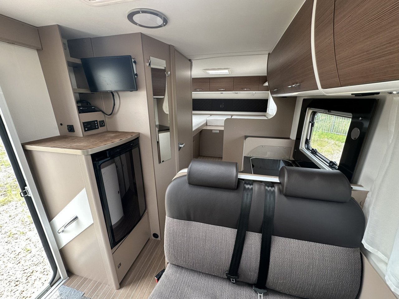 Prachtige Etrusco T6900SB uit 2020, nette camper met lengtebedden, 6.90cm