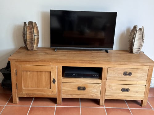 Te koop aangeboden: teak houten TV kast
