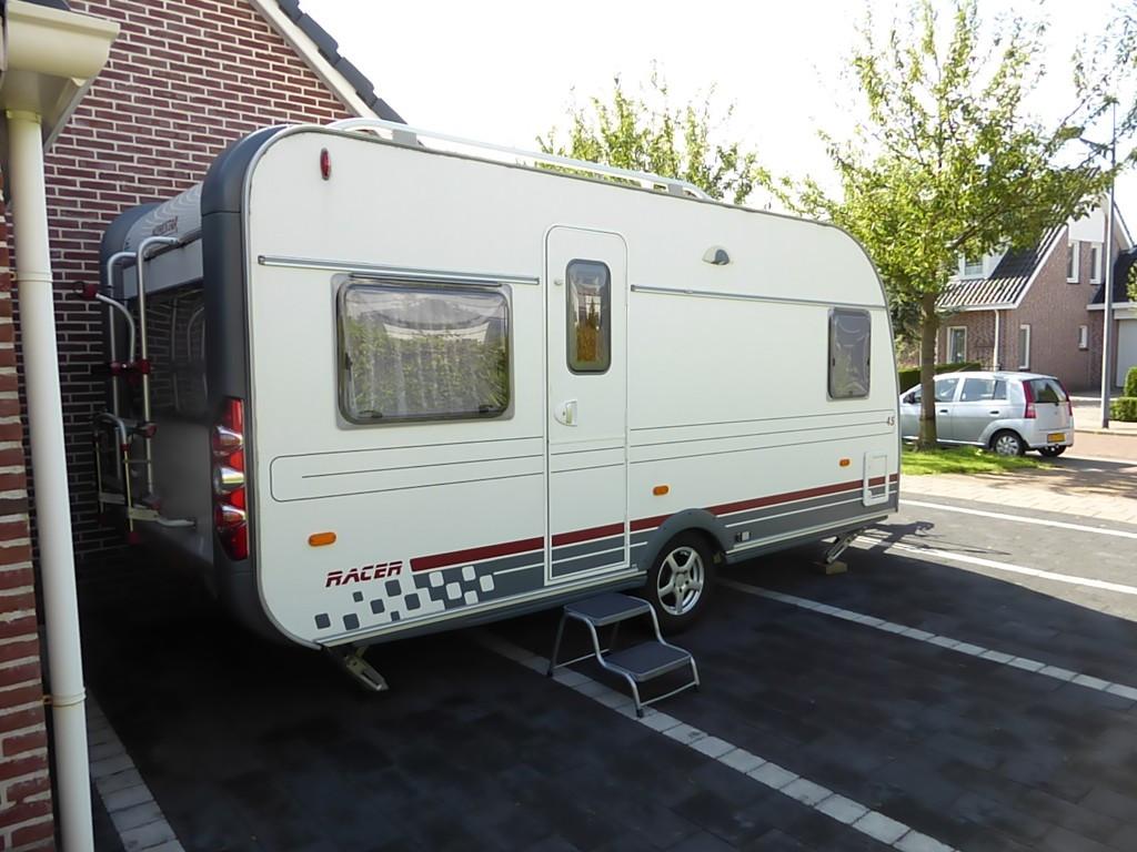 Caravan Homestar Racer 45 UTF, in zeer goede staat; bed 215×145cm!