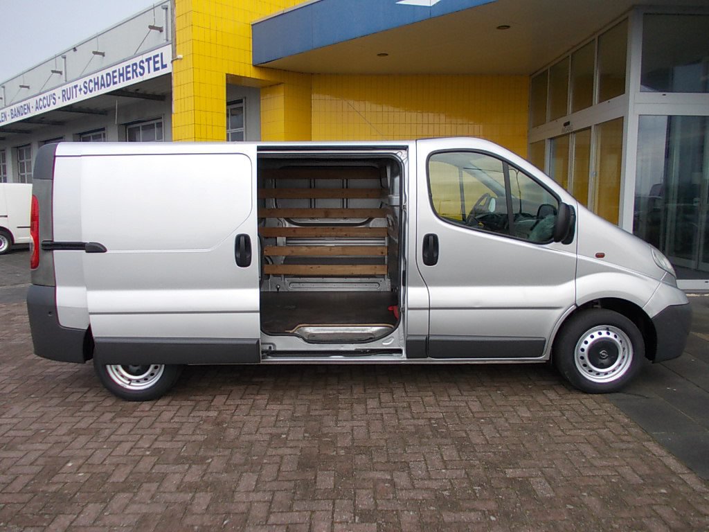 Opel Vivaro 2.0 cdti l2h1 airco, trekhaak 163000 km!!