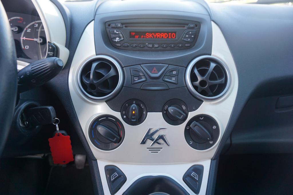Ford KA 1.2 titanium airco / elektr. ramen / lm velgen / nap / nieuwe apk!