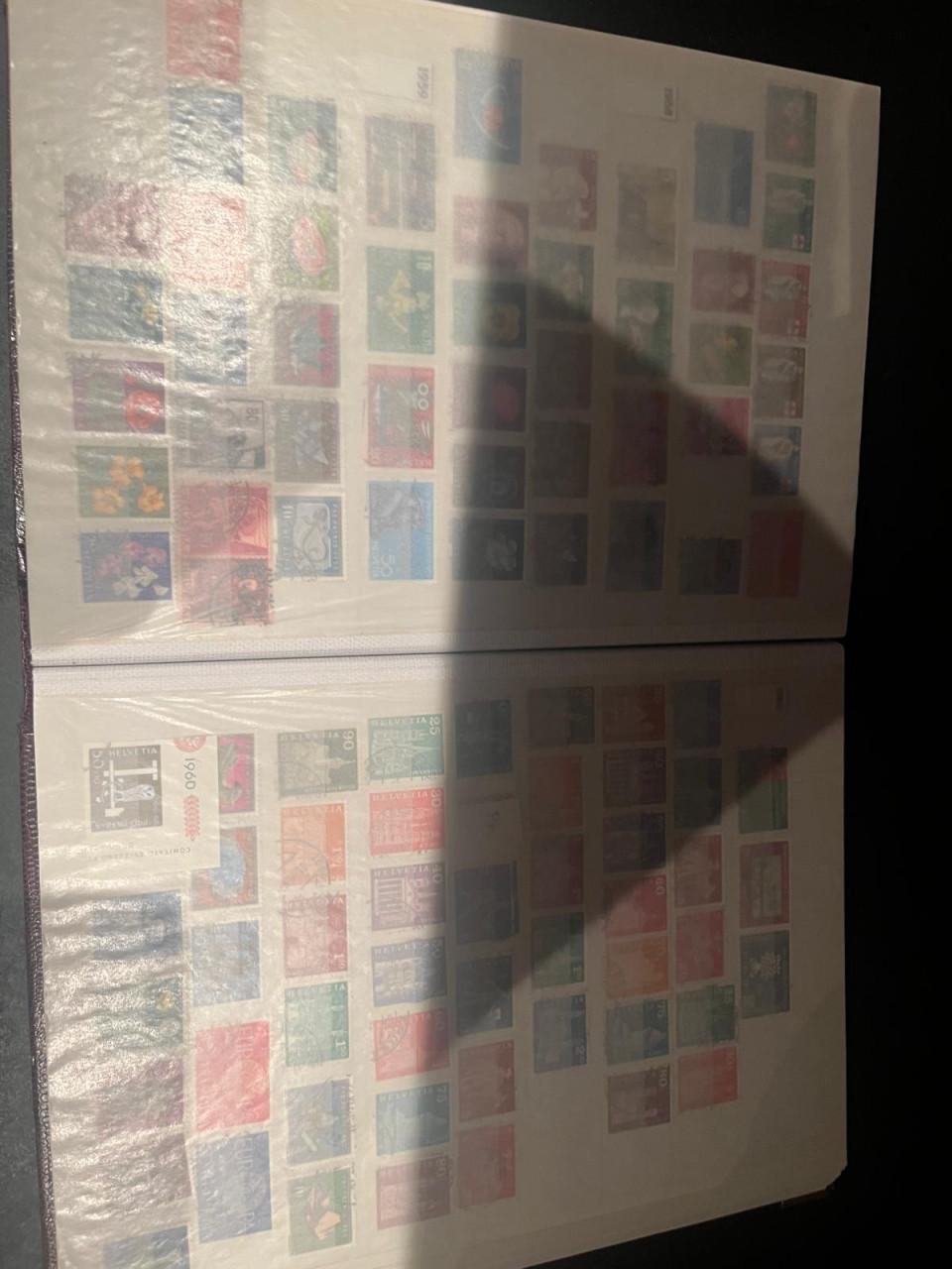 Kleine collectie Zwitserland in mooi album met gaaf blok!