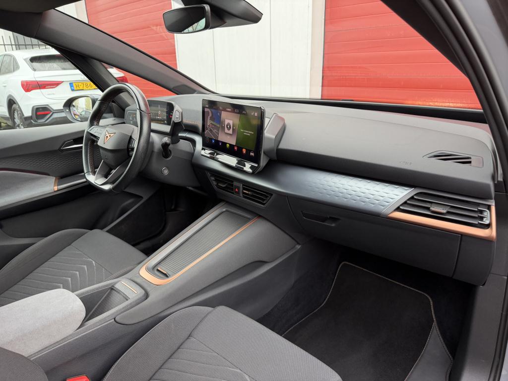Cupra Born business one 62 kwh | carplay | pdc | rijklaar inclusief 1 jaar 