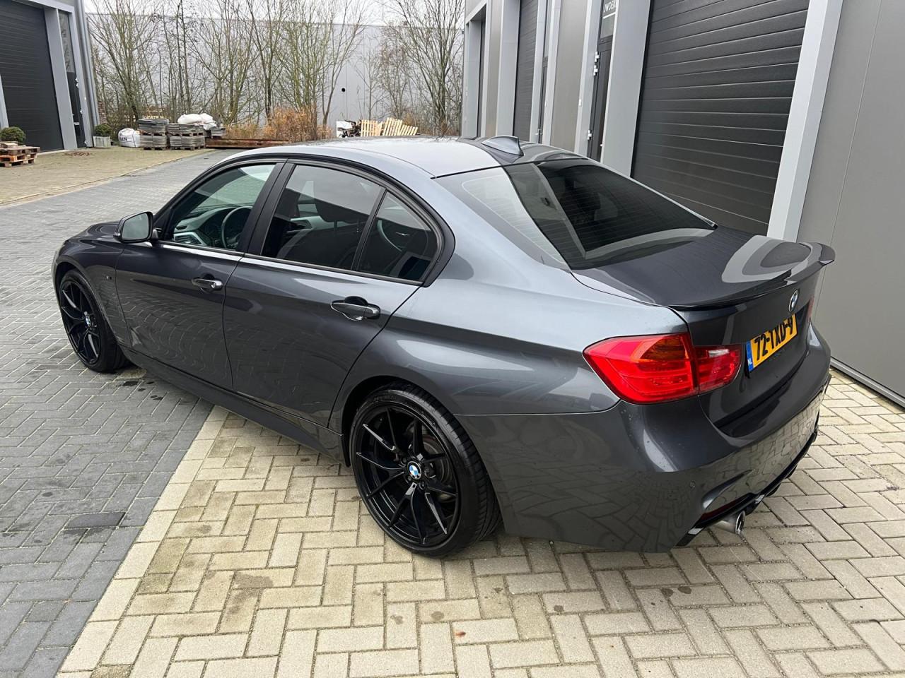 BMW 3-serie 320i M-SPORT Origineel NL