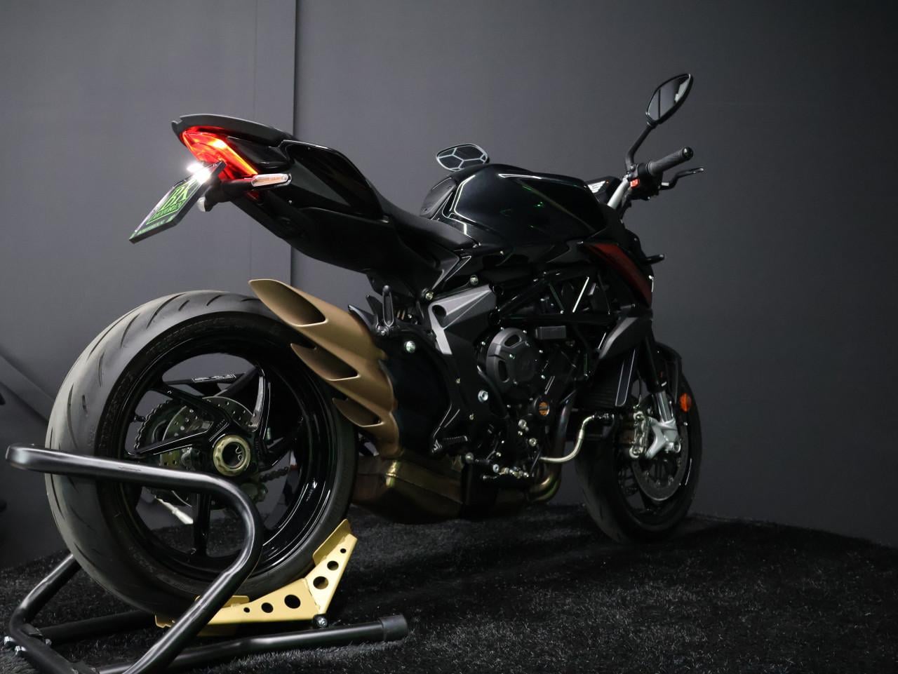 BRUTALE 800 R | BTW Motor