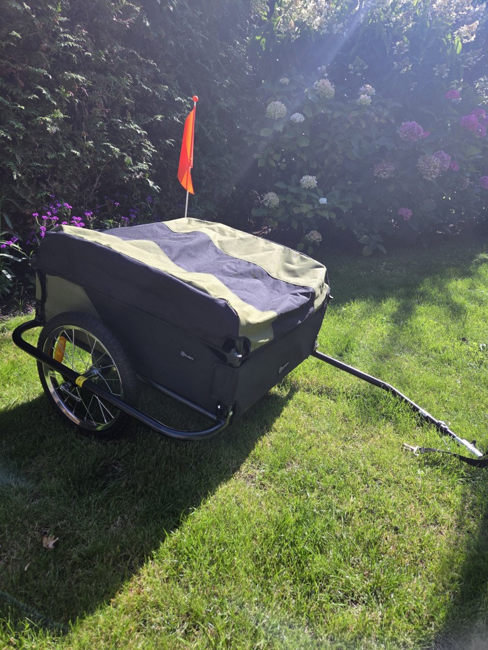 Fietskar  voor b.v. naar het strand of boodschappen  splinternieuw!