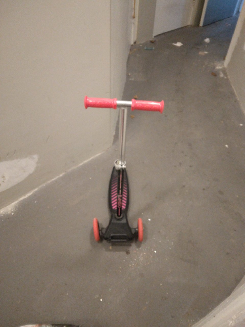 Stepje met 3 wieltjes