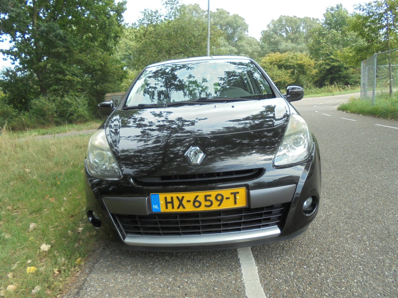 Clio 1.2 motor de 1.2 -16V Authentique uitvoering 135.369 Km vol jaar Apk
