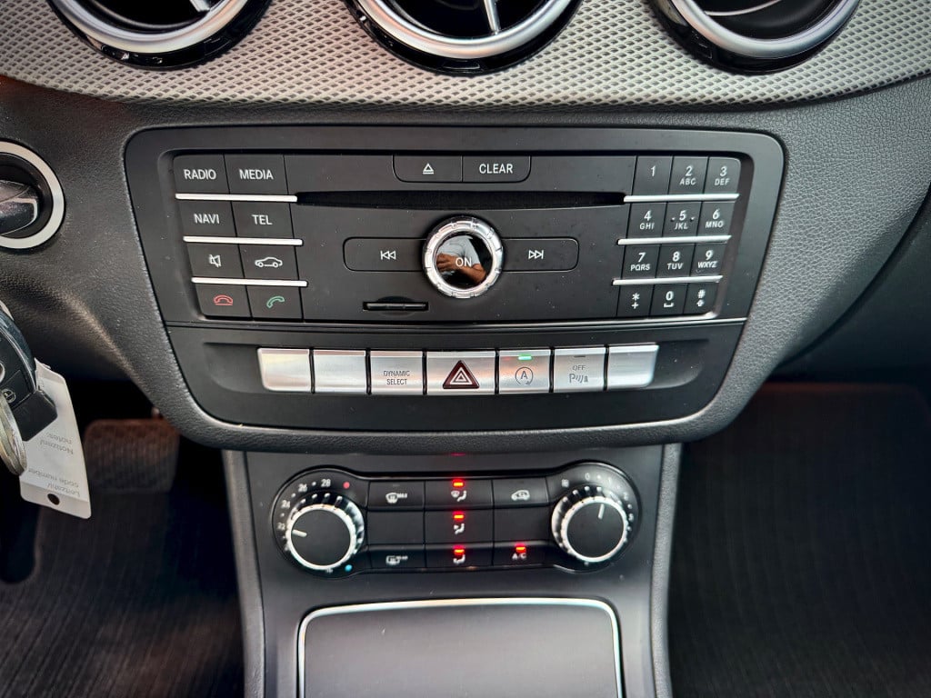 Mercedes-Benz B-Klasse 180 activity edition navi ecc cruise