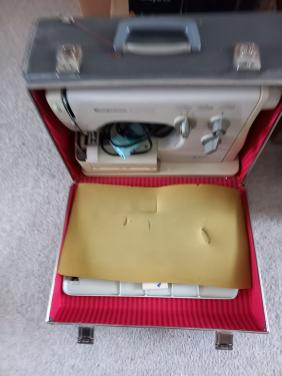 Naaimachine in koffer