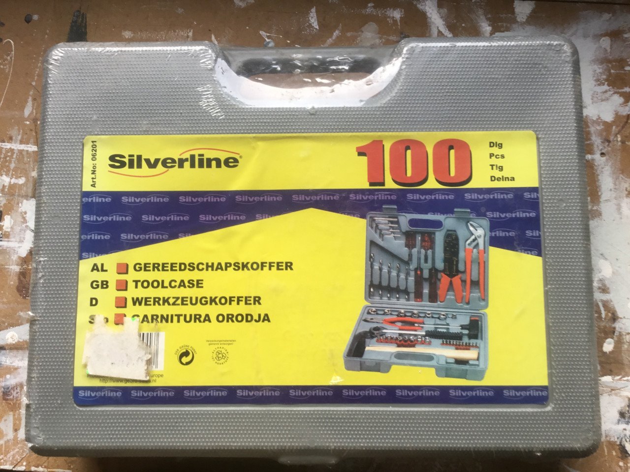Gereedschapskoffer te koop met 100 onderdelen. Nieuw.