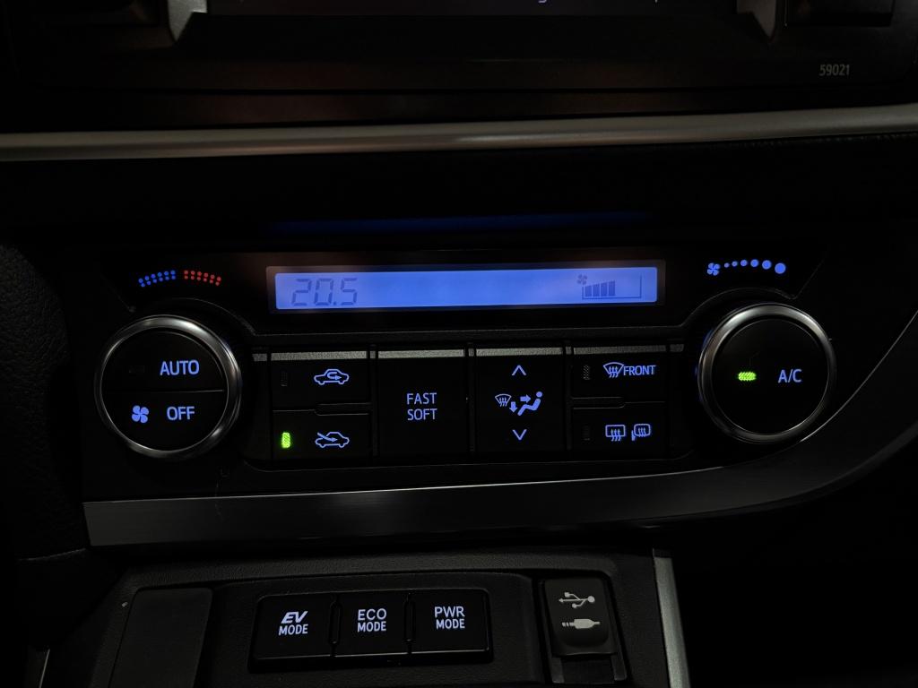 Toyota Auris 1.8 hybrid lease | panodak | navi | camera |