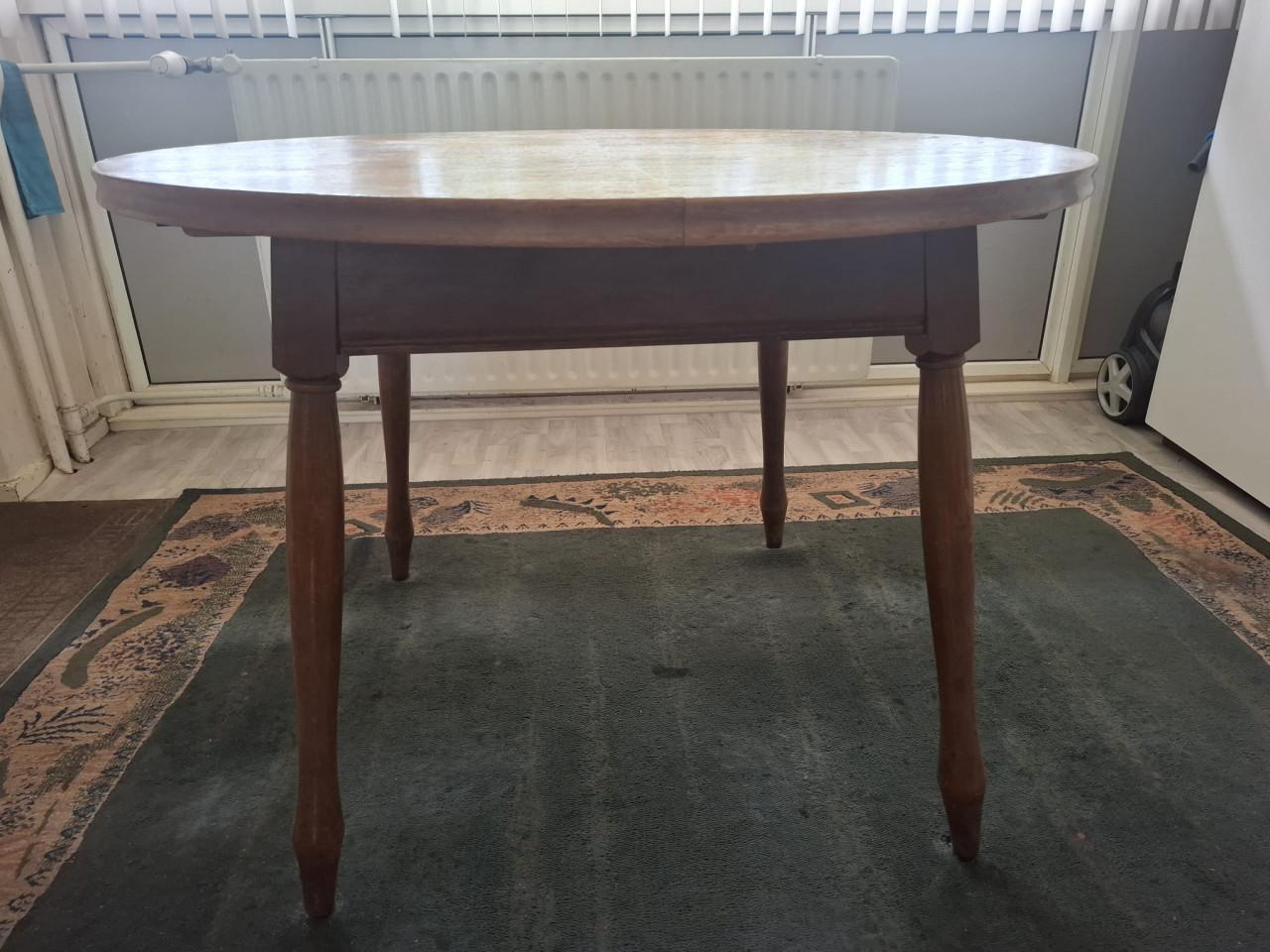 GRATIS RONDE UITSCHUIFBARE EETTAFEL