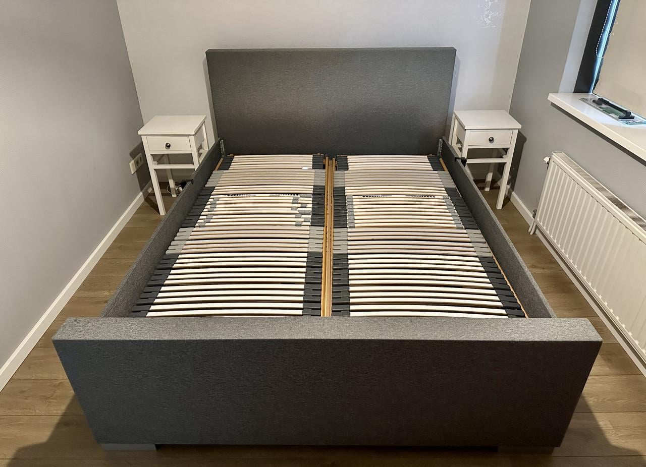 Tweepersoonsbed 160x210 met elektrische lattenbodems