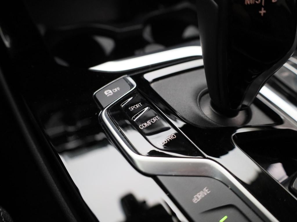 BMW X3 xdrive30e | automaat | climate control | virtual cockpit | apple car
